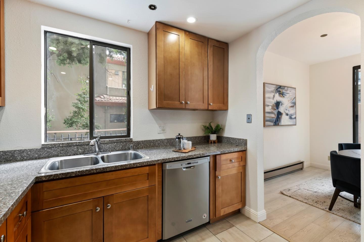 Detail Gallery Image 8 of 22 For 217 8th Ave #101,  San Mateo,  CA 94401 - 2 Beds | 2 Baths