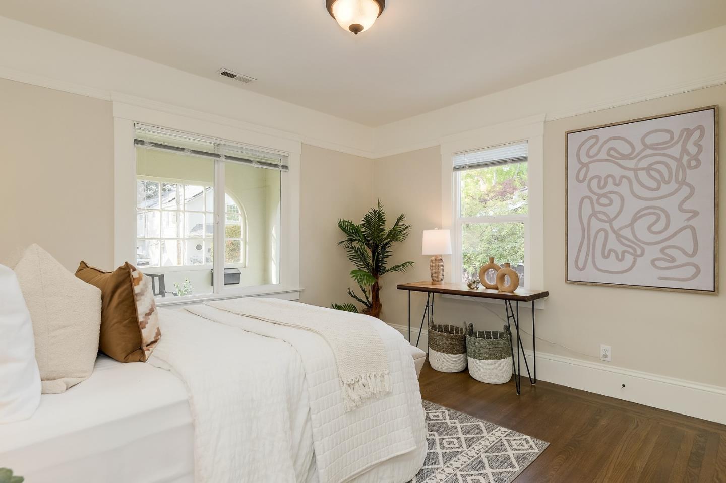 Detail Gallery Image 14 of 29 For 1315 Sanchez Ave, Burlingame,  CA 94010 - 2 Beds | 2 Baths