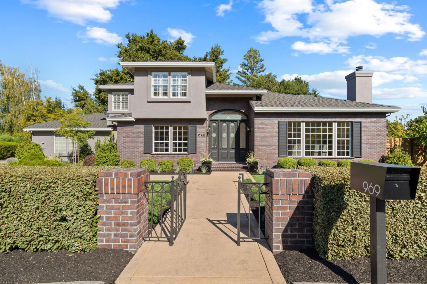 Detail Gallery Image 32 of 44 For 969 Berry Ave, Los Altos,  CA 94024 - 4 Beds | 3/1 Baths