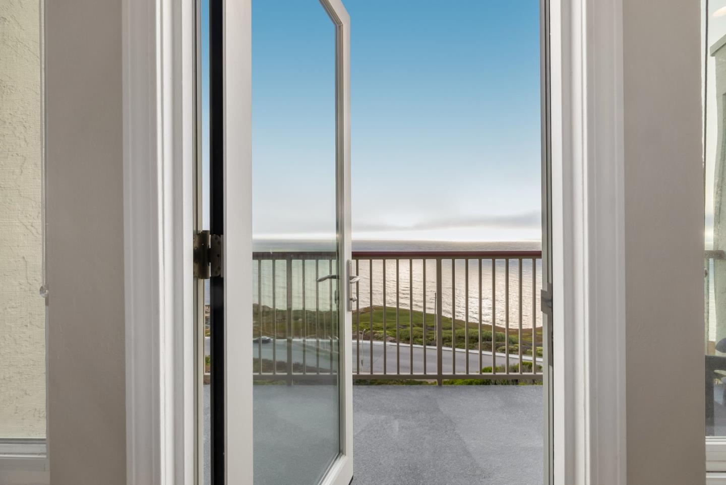 Detail Gallery Image 5 of 31 For 5005 Palmetto Ave #54,  Pacifica,  CA 94044 - 2 Beds | 1 Baths