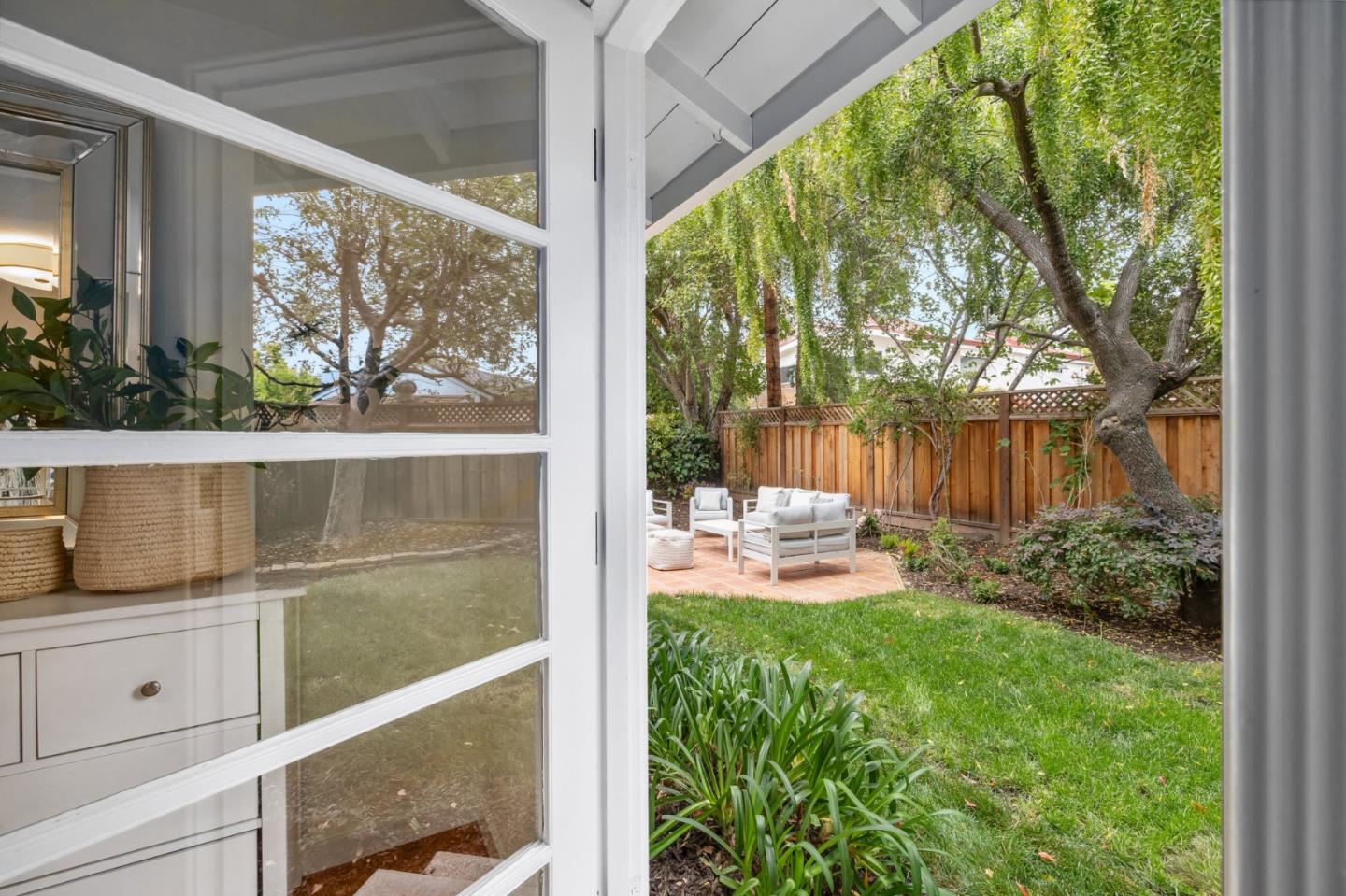 Detail Gallery Image 18 of 45 For 306 Iris Way, Palo Alto,  CA 94303 - 3 Beds | 2 Baths