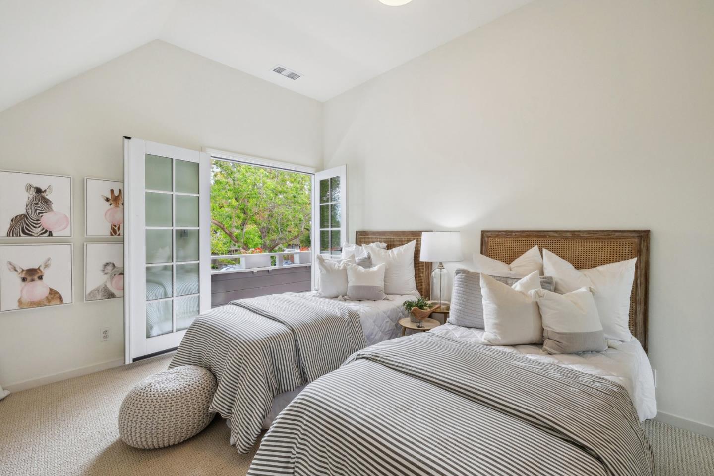 Detail Gallery Image 35 of 45 For 306 Iris Way, Palo Alto,  CA 94303 - 3 Beds | 2 Baths