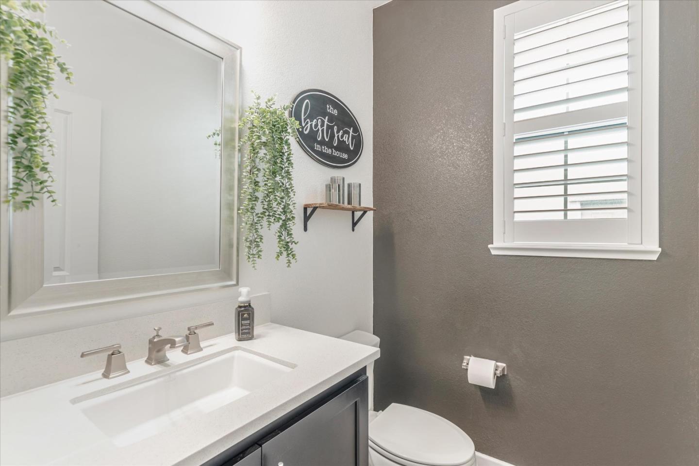 Detail Gallery Image 11 of 28 For 1083 S Yerba Buena Ct, Mountain House,  CA 95391 - 3 Beds | 2/1 Baths