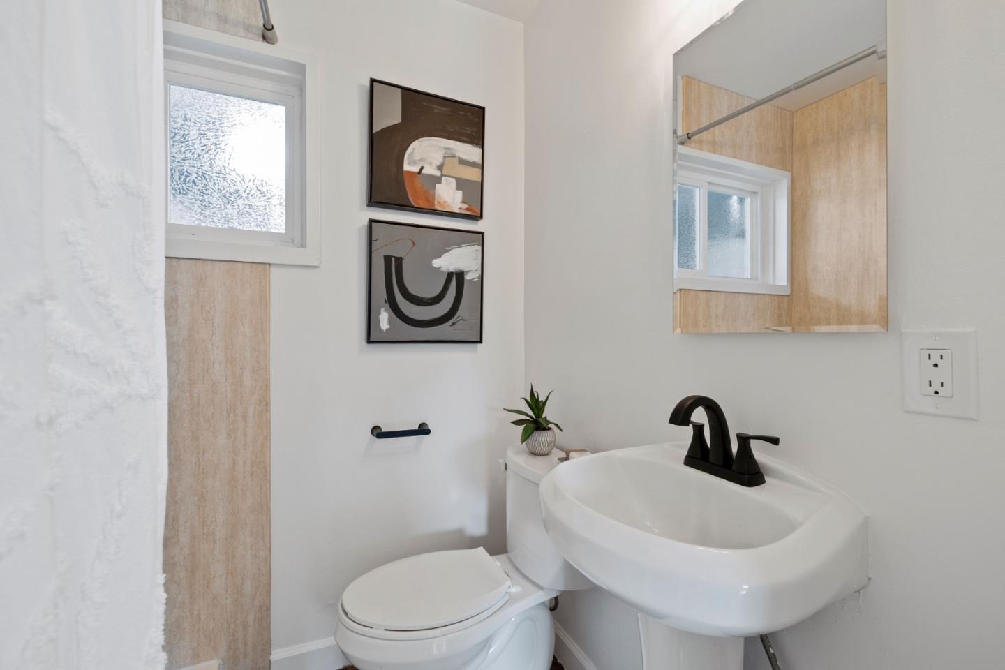 Detail Gallery Image 12 of 21 For 2507 Holland St, San Mateo,  CA 94403 - 3 Beds | 2 Baths