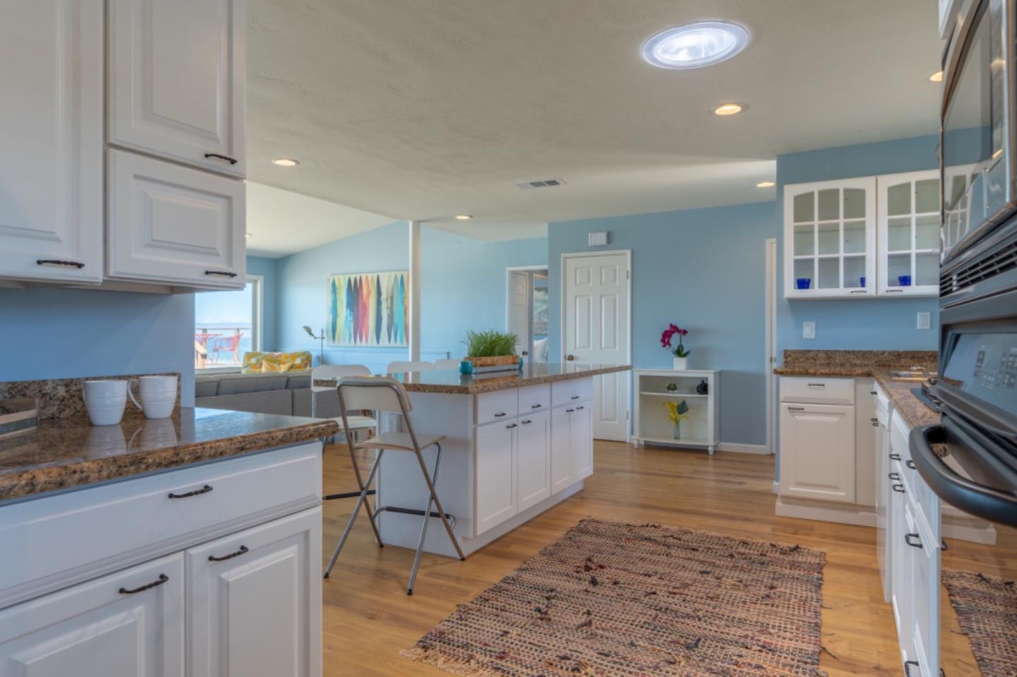 Detail Gallery Image 14 of 66 For 212 Shoreview Ave, Pacifica,  CA 94044 - 2 Beds | 2 Baths