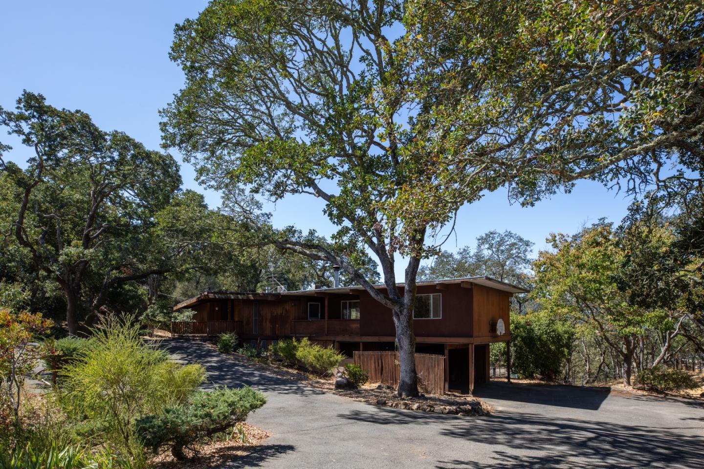 Detail Gallery Image 1 of 34 For 391 Golden Hills Dr, Portola Valley,  CA 94028 - 4 Beds | 2/1 Baths