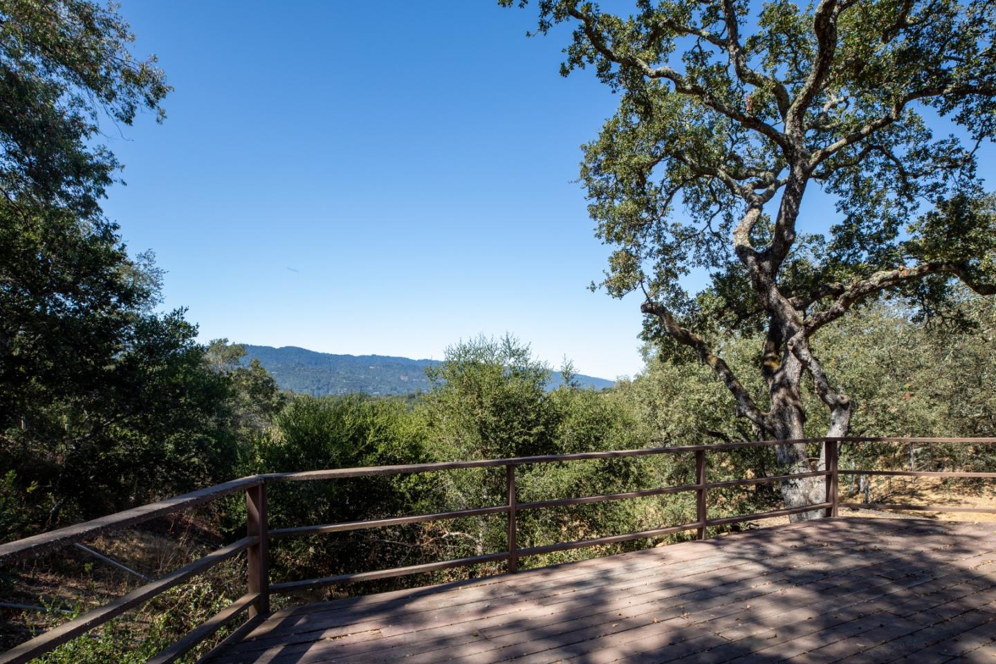 Detail Gallery Image 10 of 34 For 391 Golden Hills Dr, Portola Valley,  CA 94028 - 4 Beds | 2/1 Baths