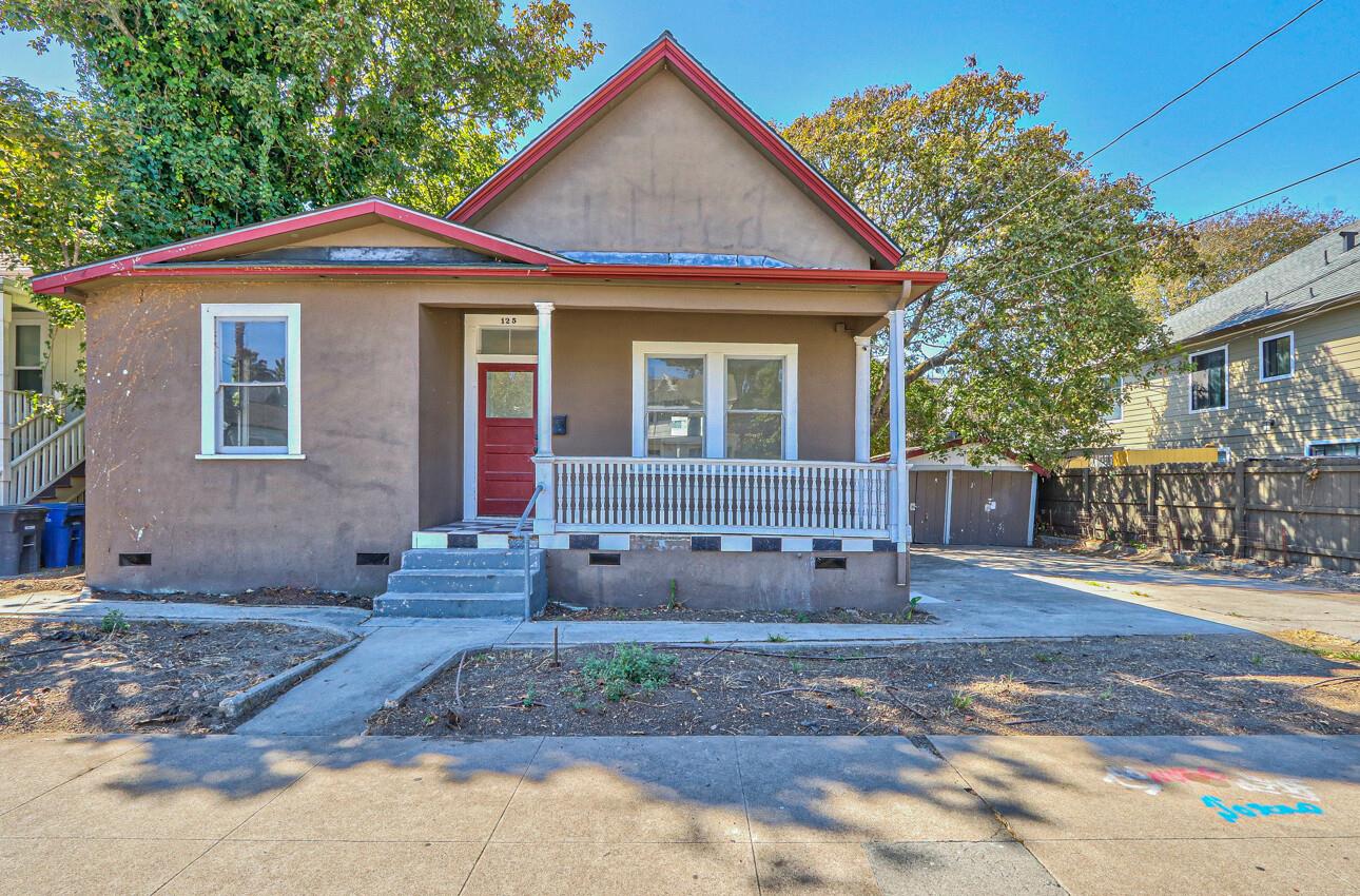 Detail Gallery Image 1 of 1 For 125 Cedar St, Santa Cruz,  CA 95060 - 3 Beds | 1 Baths