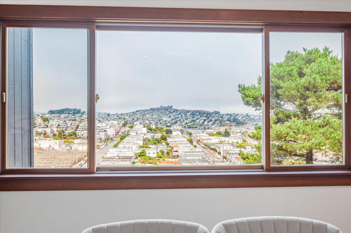 Detail Gallery Image 11 of 34 For 540 Dwight St, San Francisco,  CA 94134 - 3 Beds | 2 Baths