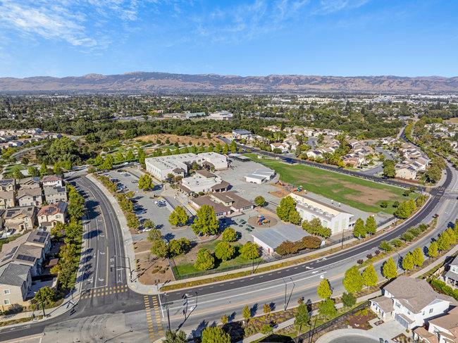 Detail Gallery Image 6 of 31 For 1061 Viognier Way, Gilroy,  CA 95020 - 3 Beds | 2/1 Baths