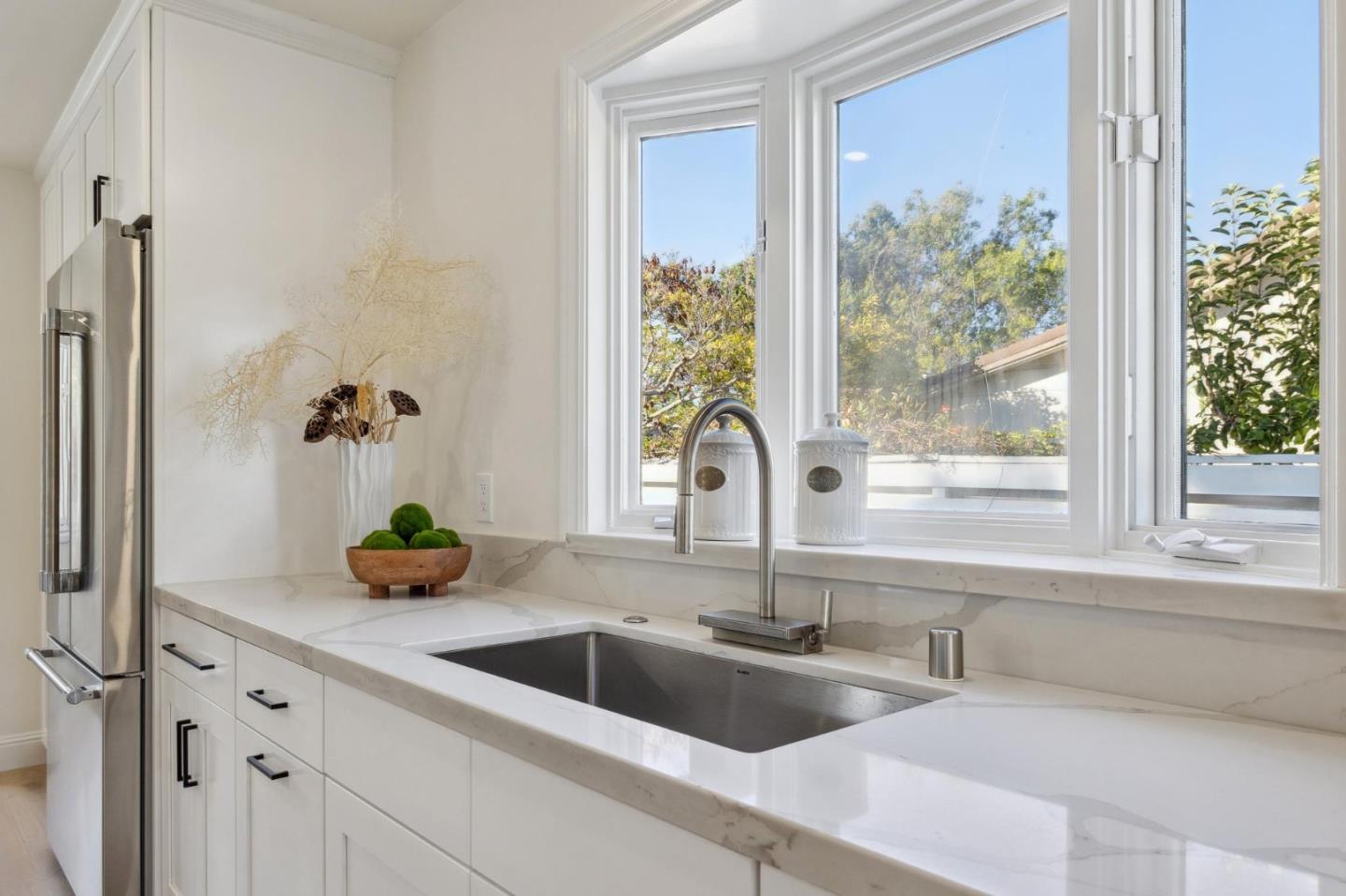 Detail Gallery Image 21 of 52 For 2108 Trousdale Dr, Burlingame,  CA 94010 - 3 Beds | 2 Baths