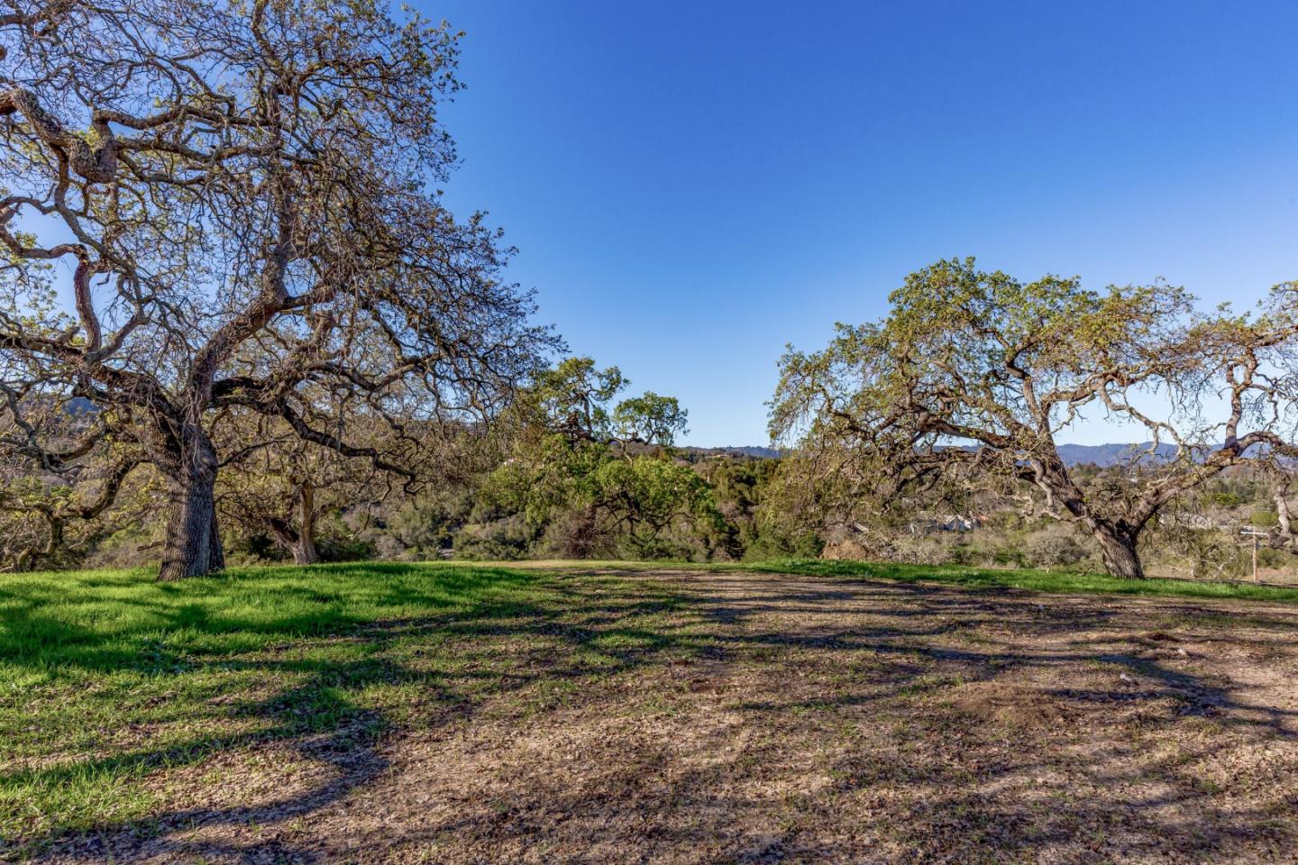 Detail Gallery Image 4 of 8 For 21107 Natoma Oaks Ln, Los Altos Hills,  CA 94022 - – Beds | – Baths