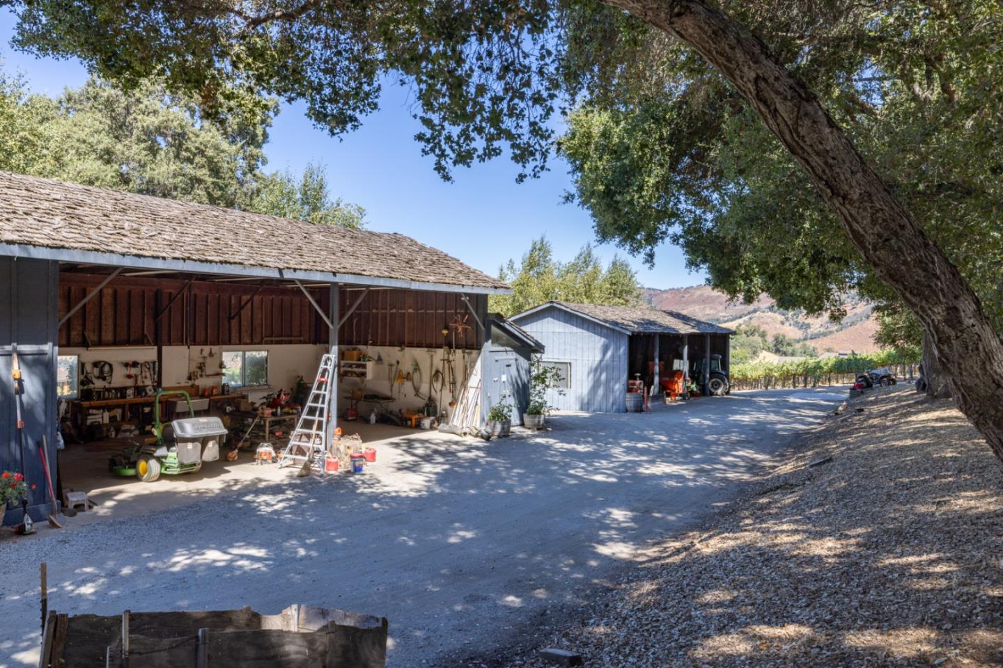 Detail Gallery Image 10 of 47 For 20300 Cachagua, Carmel Valley,  CA 93924 - 3 Beds | 3 Baths