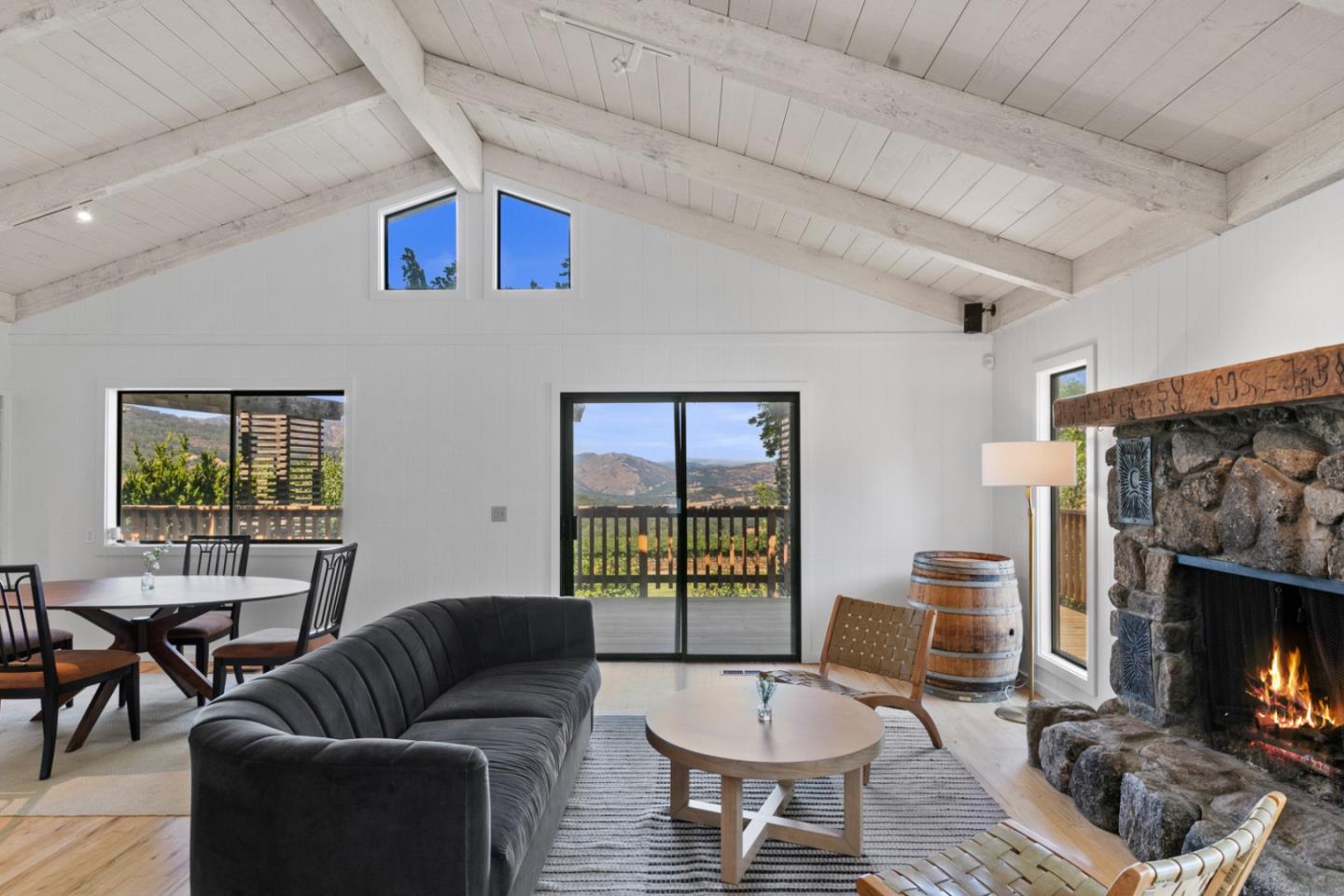 Detail Gallery Image 13 of 53 For 20300 Cachagua, Carmel Valley,  CA 93924 - 3 Beds | 3 Baths