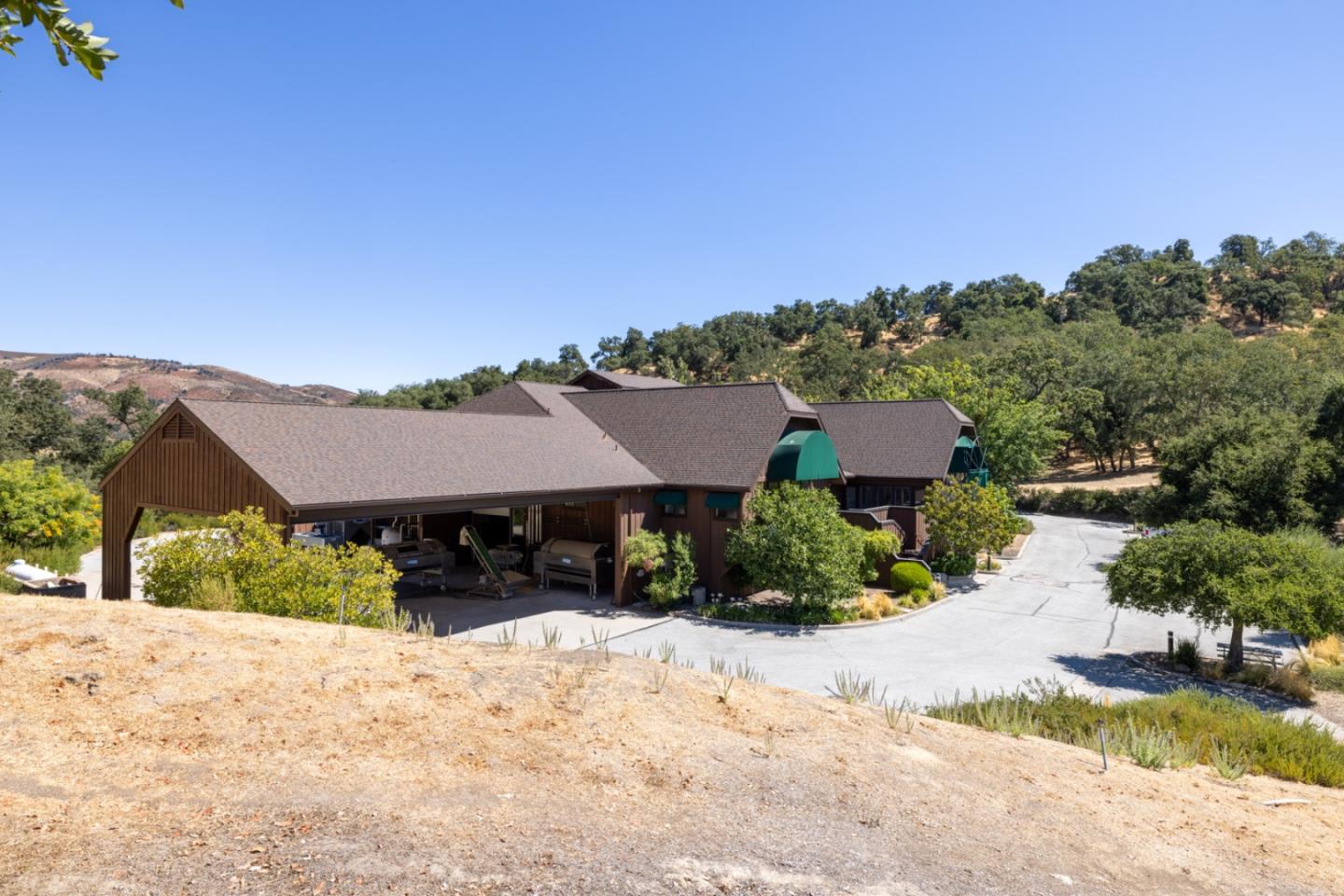 Detail Gallery Image 15 of 53 For 20300 Cachagua, Carmel Valley,  CA 93924 - 3 Beds | 3 Baths