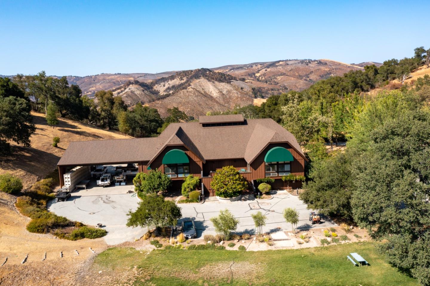 Detail Gallery Image 16 of 53 For 20300 Cachagua, Carmel Valley,  CA 93924 - 3 Beds | 3 Baths