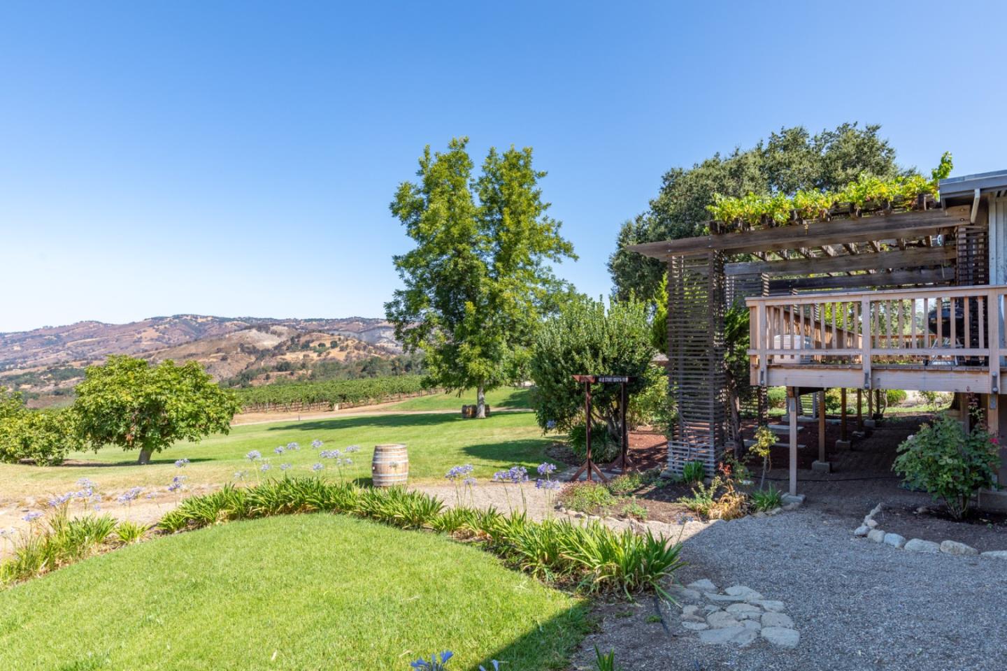 Detail Gallery Image 5 of 53 For 20300 Cachagua, Carmel Valley,  CA 93924 - 3 Beds | 3 Baths