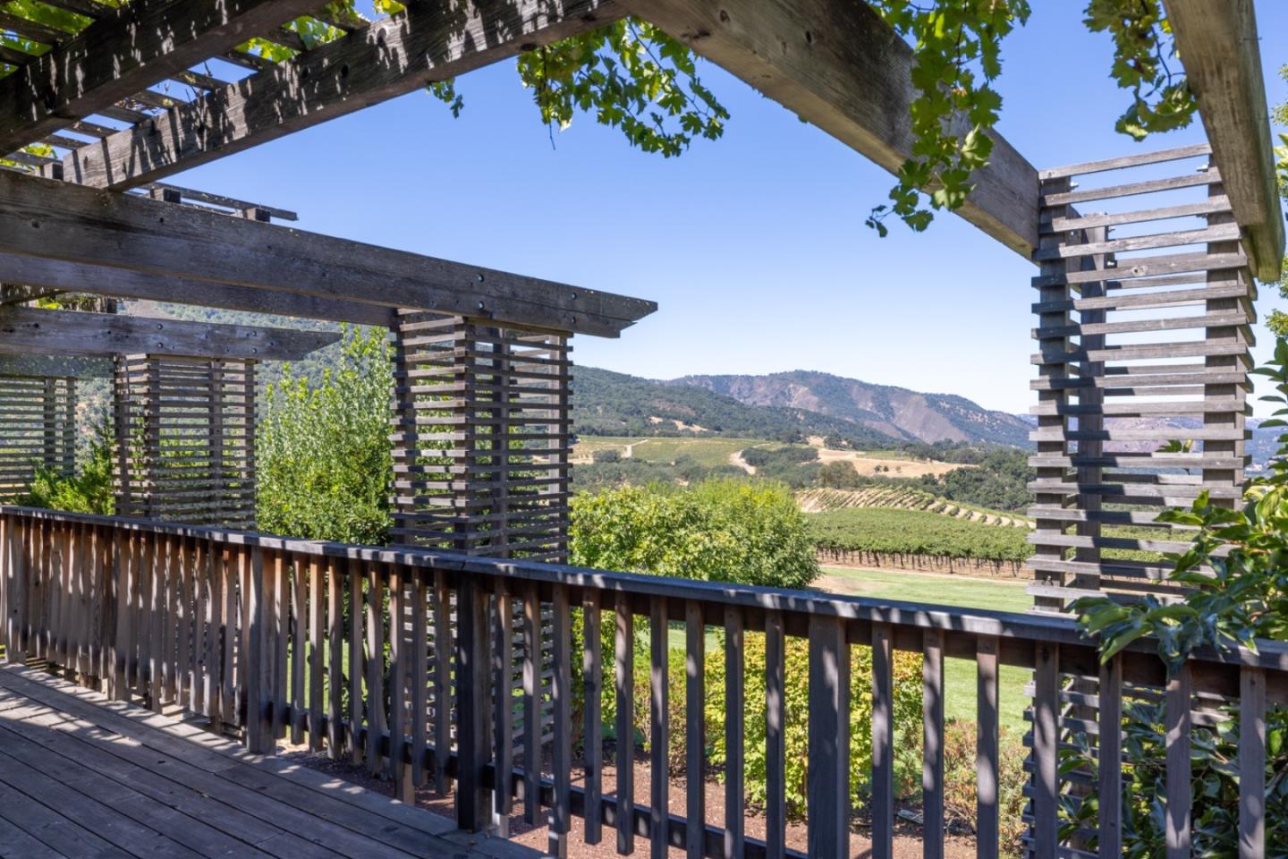 Detail Gallery Image 9 of 53 For 20300 Cachagua, Carmel Valley,  CA 93924 - 3 Beds | 3 Baths