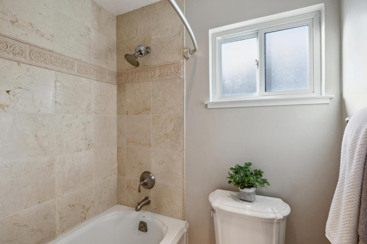 Detail Gallery Image 24 of 60 For 1119 Shoreline Dr, San Mateo,  CA 94404 - 2 Beds | 1/1 Baths