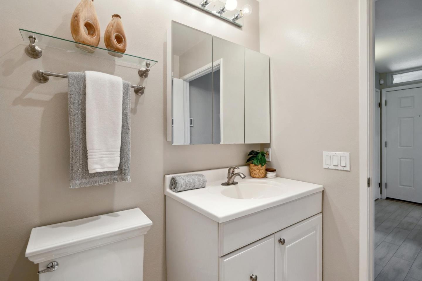 Detail Gallery Image 29 of 60 For 1119 Shoreline Dr, San Mateo,  CA 94404 - 2 Beds | 1/1 Baths