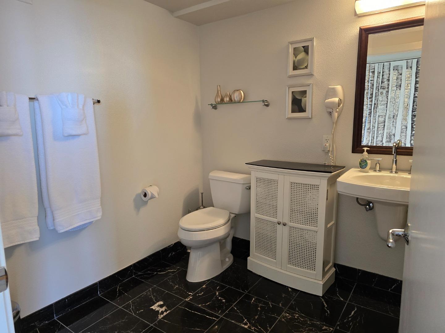 Detail Gallery Image 25 of 31 For 1700 De Anza #204,  San Mateo,  CA 94403 - 2 Beds | 2 Baths