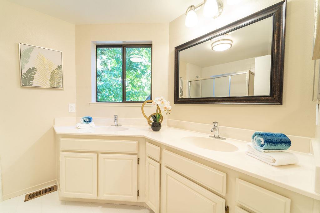 Detail Gallery Image 35 of 70 For 1948 Everidge Ct, Walnut Creek,  CA 94597 - 4 Beds | 2/1 Baths