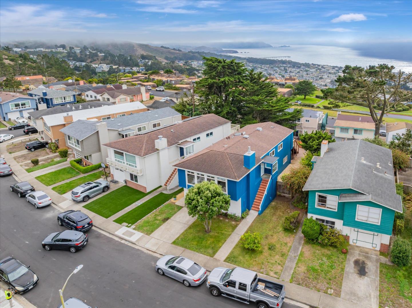 Detail Gallery Image 32 of 44 For 238 Crestmoor Cir, Pacifica,  CA 94044 - 5 Beds | 3 Baths