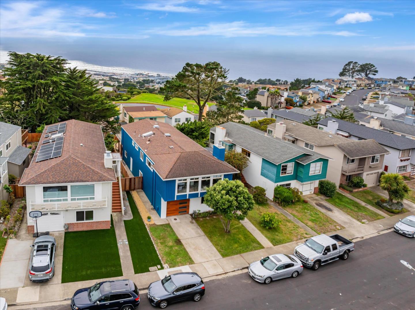 Detail Gallery Image 34 of 44 For 238 Crestmoor Cir, Pacifica,  CA 94044 - 5 Beds | 3 Baths