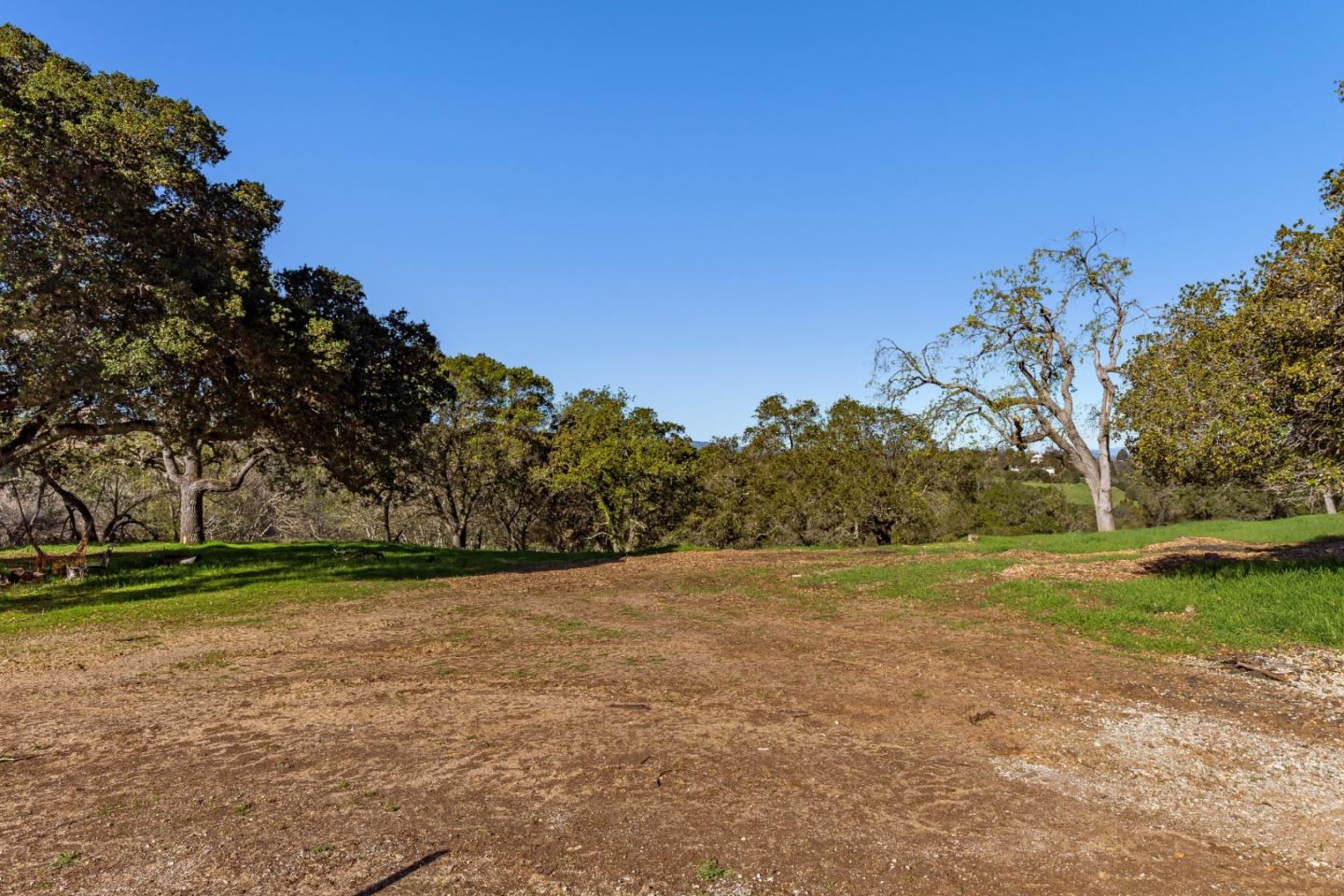 Detail Gallery Image 3 of 8 For 19760 Natoma Oaks Ln, Los Altos Hills,  CA 94022 - – Beds | – Baths