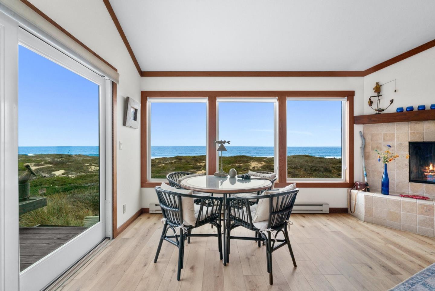 Detail Gallery Image 8 of 58 For 222 Monterey Dunes Way, Moss Landing,  CA 95039 - 3 Beds | 2 Baths