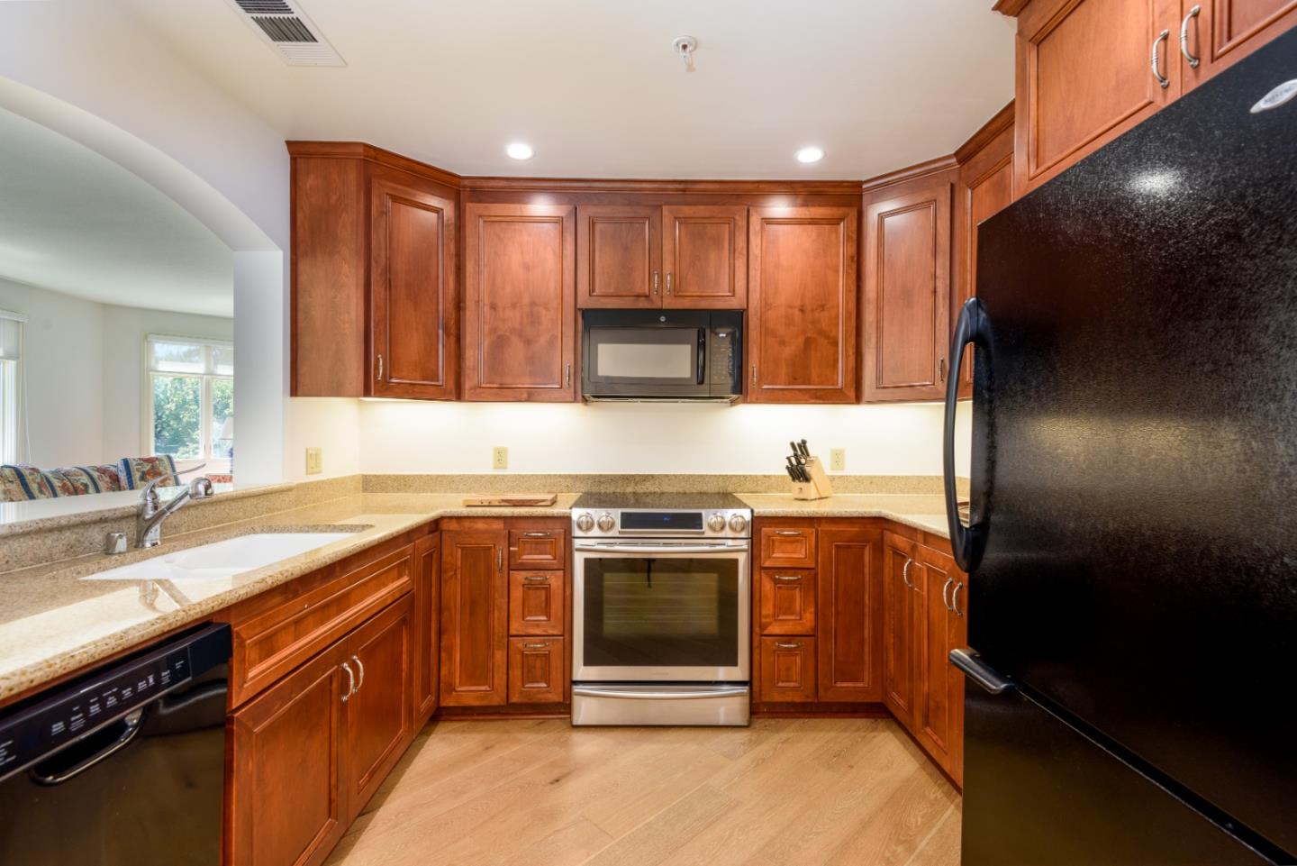 Detail Gallery Image 12 of 26 For 10 Crystal Springs Rd #1206,  San Mateo,  CA 94402 - 2 Beds | 2/1 Baths