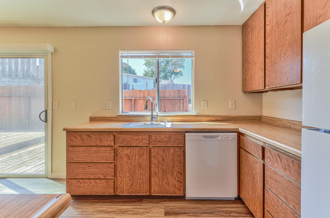 Detail Gallery Image 12 of 28 For 3080 Crumpton #20 Ln #20,  Marina,  CA 93933 - 3 Beds | 1/1 Baths