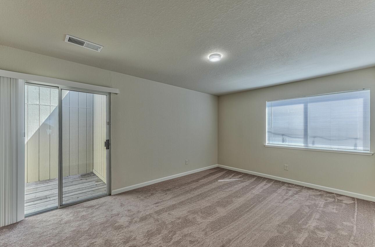 Detail Gallery Image 14 of 28 For 3080 Crumpton #20 Ln #20,  Marina,  CA 93933 - 3 Beds | 1/1 Baths