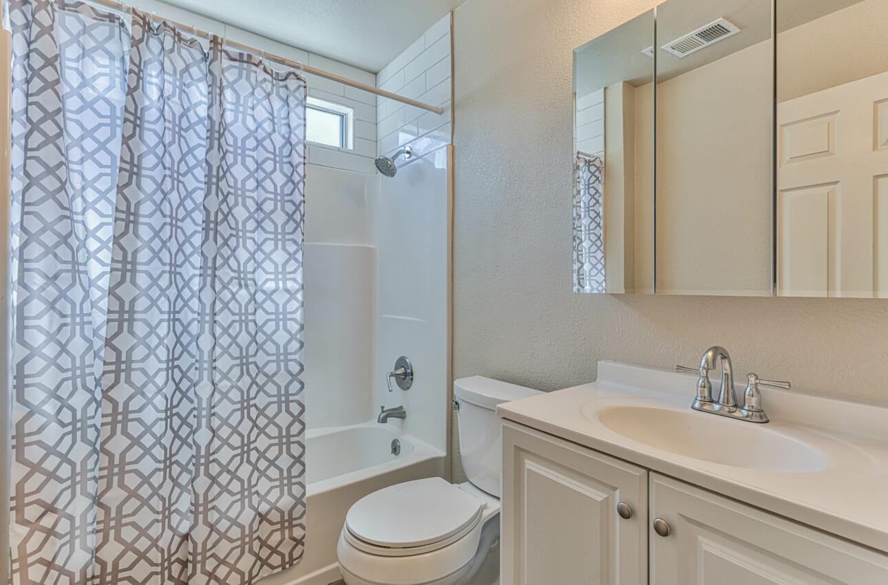 Detail Gallery Image 22 of 28 For 3080 Crumpton #20 Ln #20,  Marina,  CA 93933 - 3 Beds | 1/1 Baths