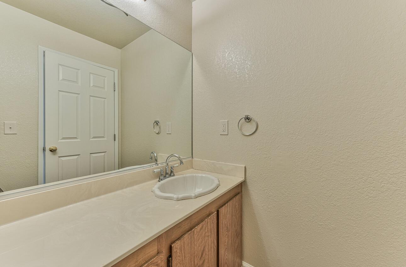 Detail Gallery Image 23 of 28 For 3080 Crumpton #20 Ln #20,  Marina,  CA 93933 - 3 Beds | 1/1 Baths