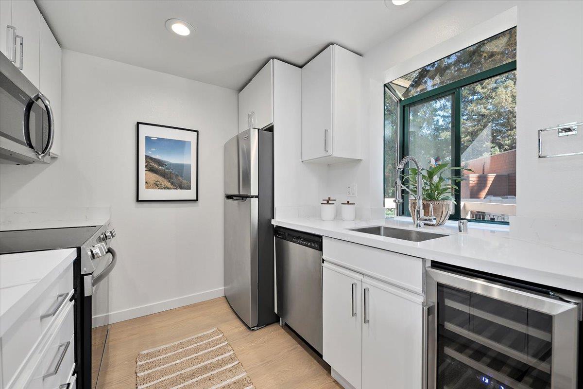 Detail Gallery Image 8 of 22 For 4250 El Camino Real #D334,  Palo Alto,  CA 94306 - 1 Beds | 1 Baths