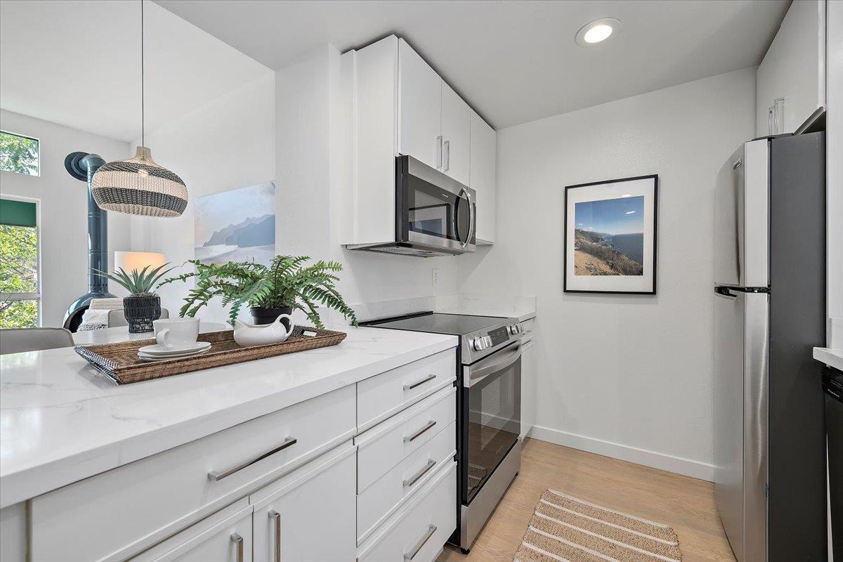 Detail Gallery Image 9 of 22 For 4250 El Camino Real #D334,  Palo Alto,  CA 94306 - 1 Beds | 1 Baths