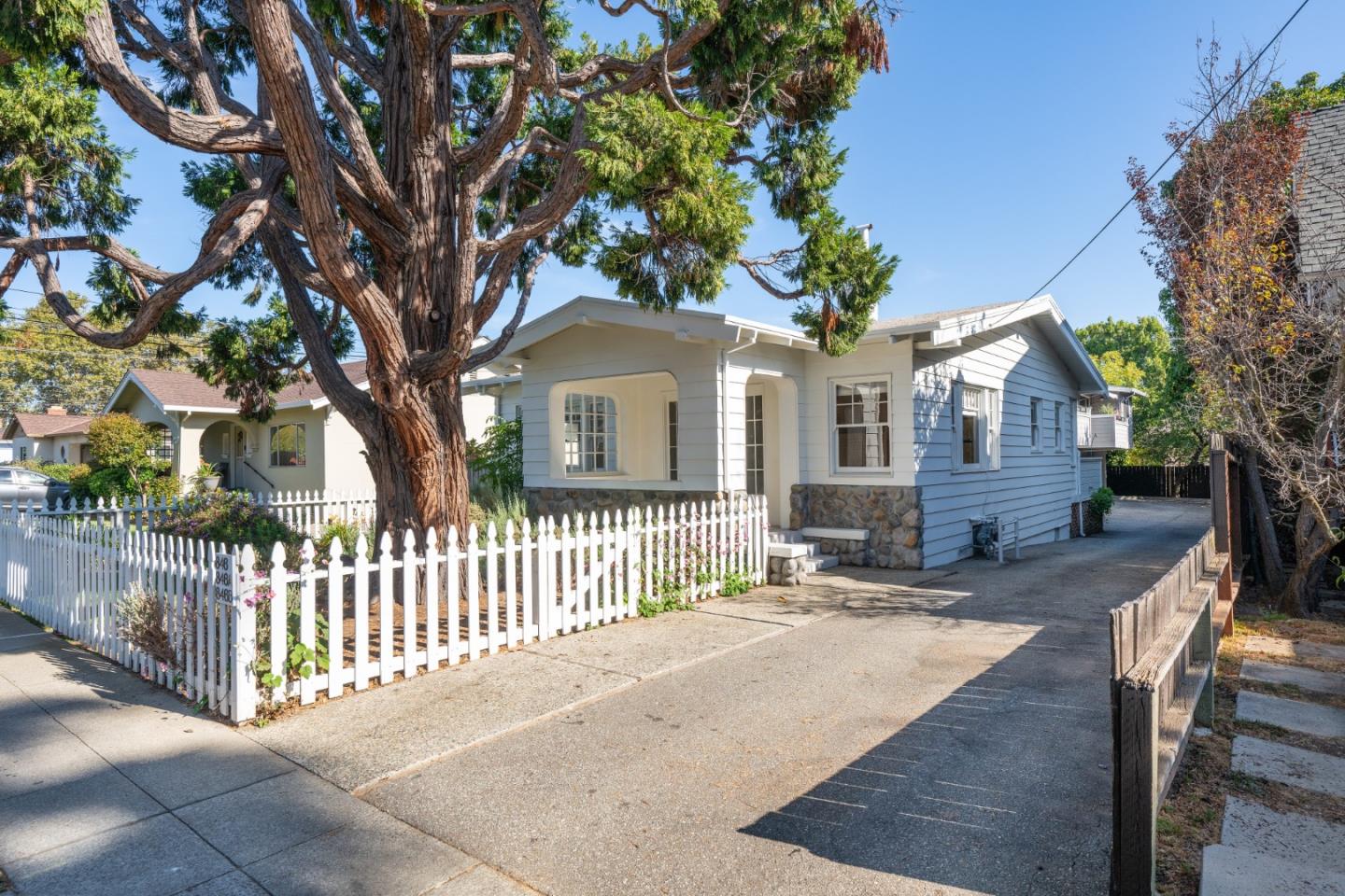 Detail Gallery Image 1 of 27 For 846 a-B Highland Ave, San Mateo,  CA 94401 - 2 Beds | 1 Baths