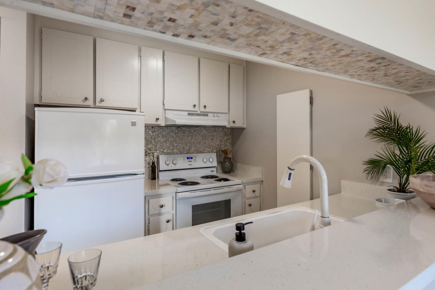 Detail Gallery Image 8 of 19 For 626 Mariners Island Blvd #101,  San Mateo,  CA 94404 - 1 Beds | 1 Baths