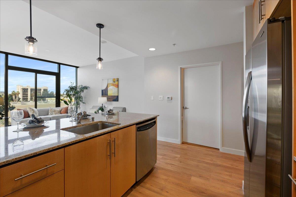 Detail Gallery Image 9 of 26 For 38 N Almaden Blvd #411,  San Jose,  CA 95110 - 2 Beds | 2 Baths