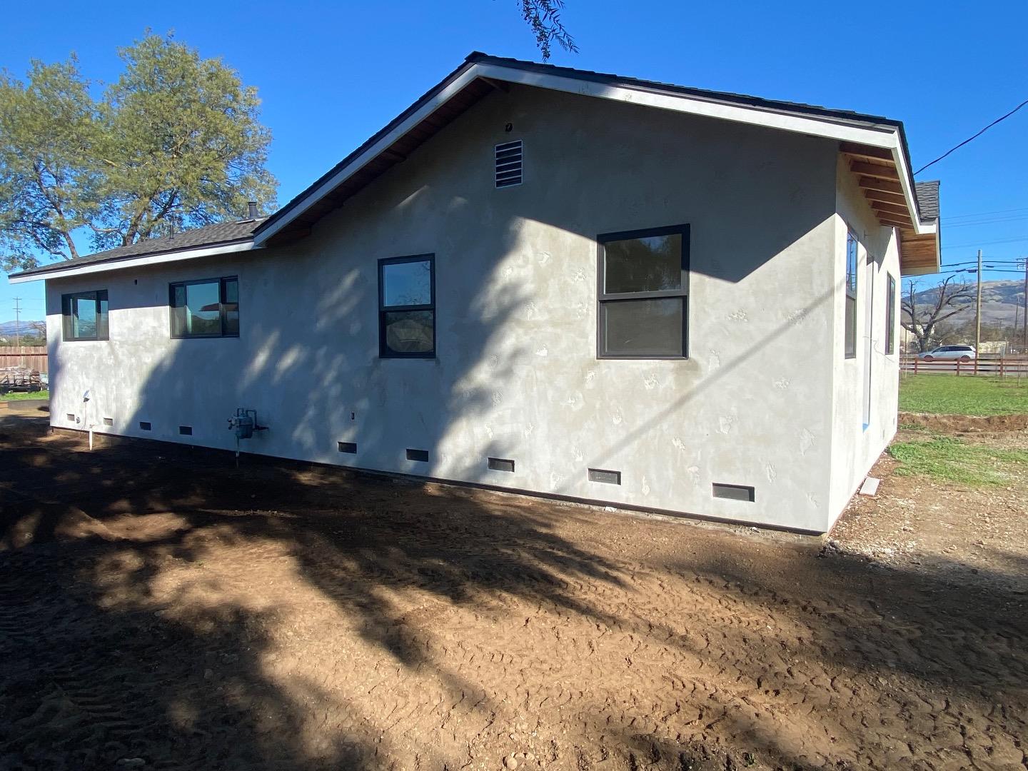 Detail Gallery Image 2 of 5 For 45 Roosevelt Ave, San Martin,  CA 95046 - 3 Beds | 2 Baths