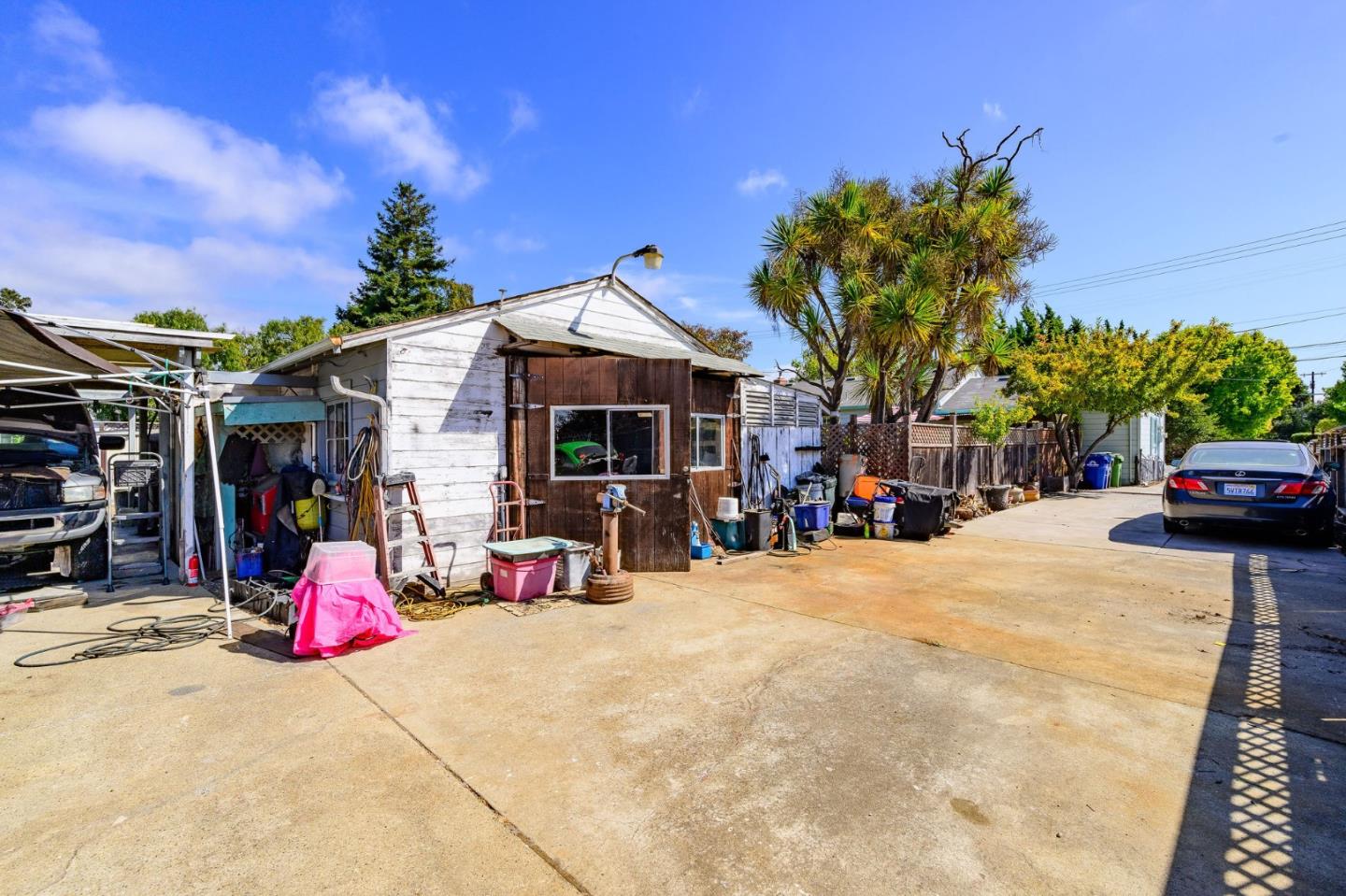 Detail Gallery Image 9 of 34 For 1551 30th Ave, Santa Cruz,  CA 95062 - 2 Beds | 1 Baths