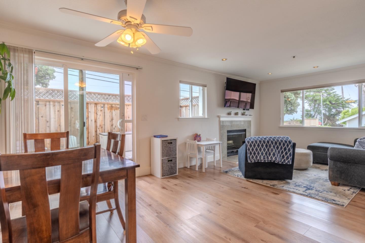 Detail Gallery Image 11 of 31 For 209 Clifton Rd, Pacifica,  CA 94044 - 2 Beds | 2/1 Baths