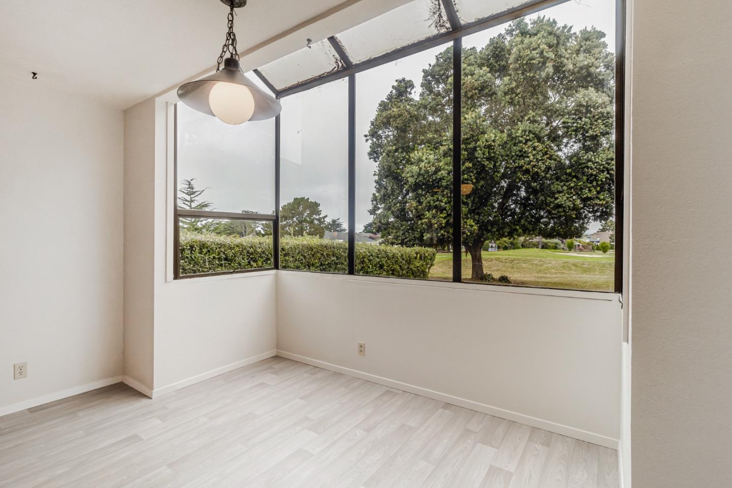Detail Gallery Image 12 of 45 For 483 Winged Foot Rd, Half Moon Bay,  CA 94019 - 4 Beds | 2/1 Baths