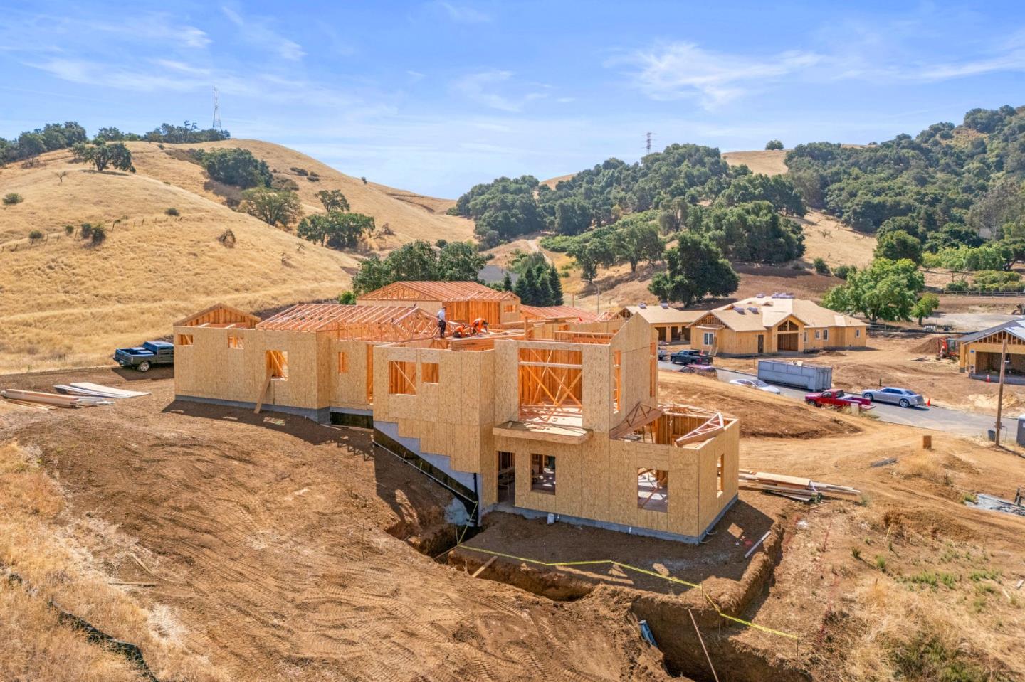 Detail Gallery Image 8 of 17 For 1075 Rose Orchard Place, Morgan Hill,  CA 95037 - 5 Beds | 4/2 Baths