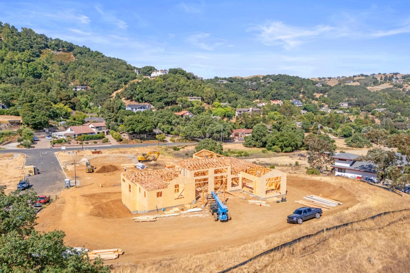 Detail Gallery Image 9 of 17 For 1075 Rose Orchard Place, Morgan Hill,  CA 95037 - 5 Beds | 4/2 Baths