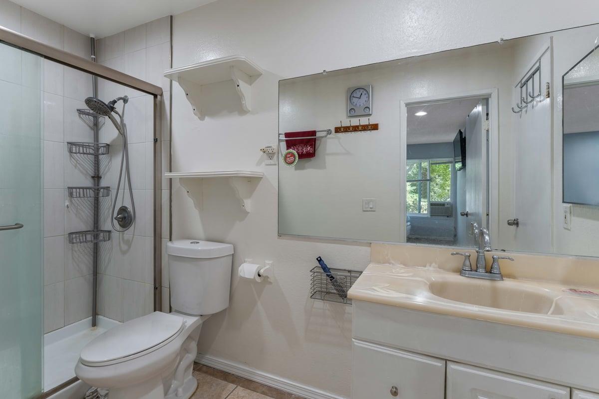 Detail Gallery Image 10 of 15 For 2679 Lone Bluff Way, San Jose,  CA 95111 - 2 Beds | 1/1 Baths