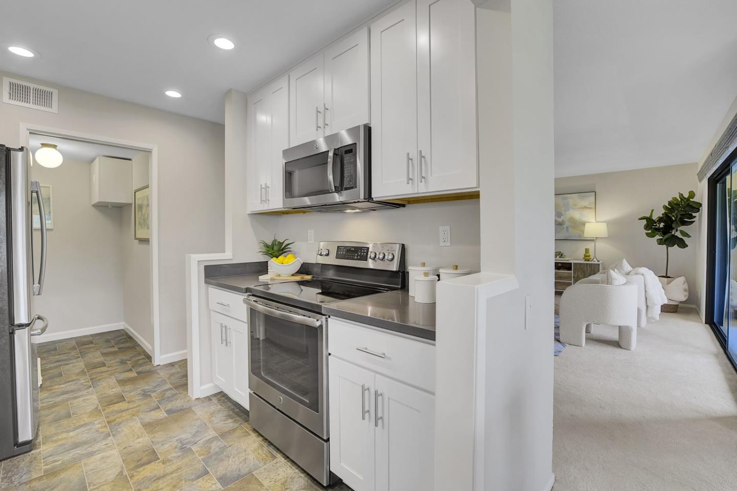 Detail Gallery Image 23 of 55 For 3366 Brittan Ave #10,  San Carlos,  CA 94070 - 2 Beds | 2 Baths