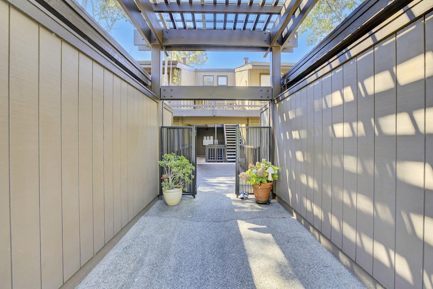 Detail Gallery Image 6 of 55 For 3366 Brittan Ave #10,  San Carlos,  CA 94070 - 2 Beds | 2 Baths