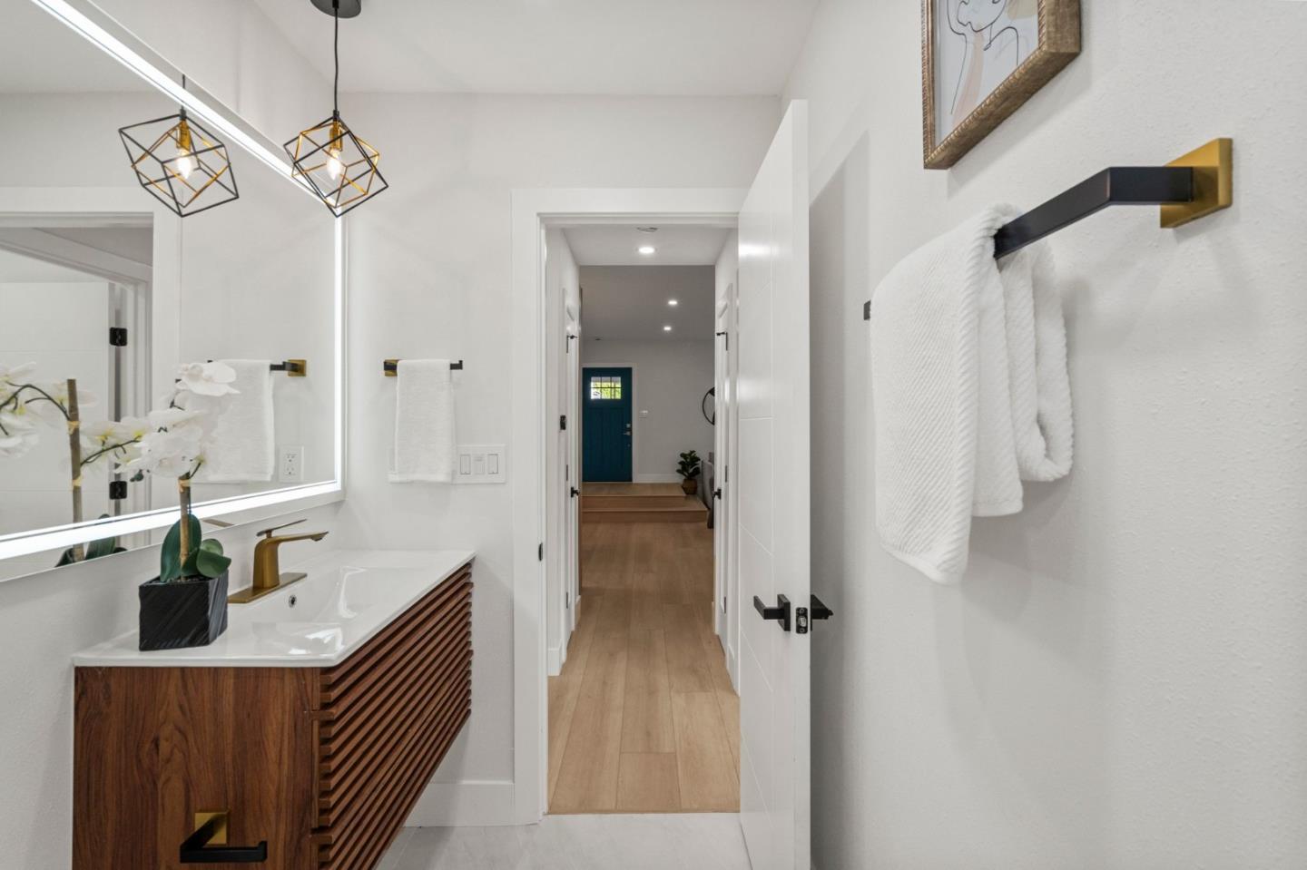 Detail Gallery Image 34 of 79 For 472 Quartz St, Redwood City,  CA 94062 - 2 Beds | 1 Baths